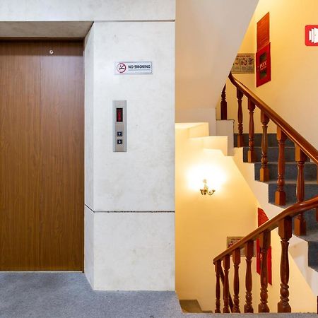 Reddoorz Ura Hotel Hung Phuoc 4 Хошимин Экстерьер фото